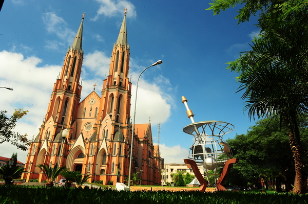 Igreja e Praça da Matriz